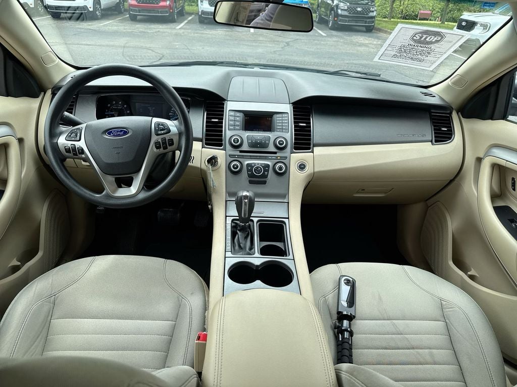2016 Ford Taurus SE