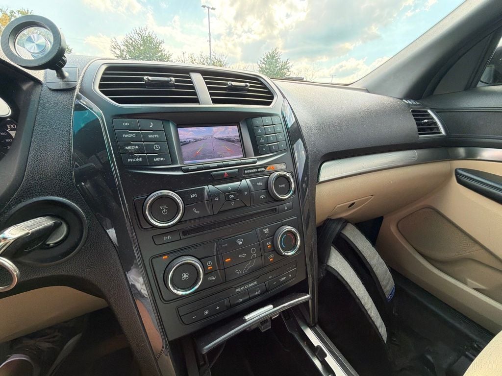 2017 Ford Explorer Base