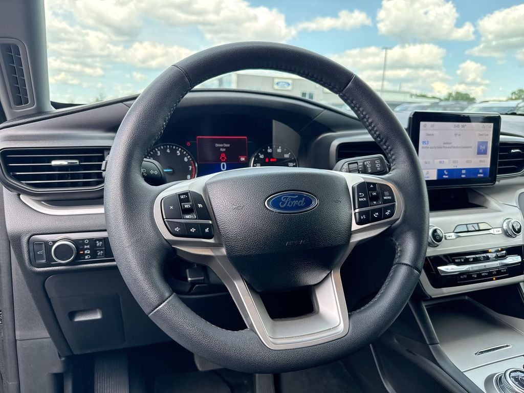 2024 Ford Explorer XLT