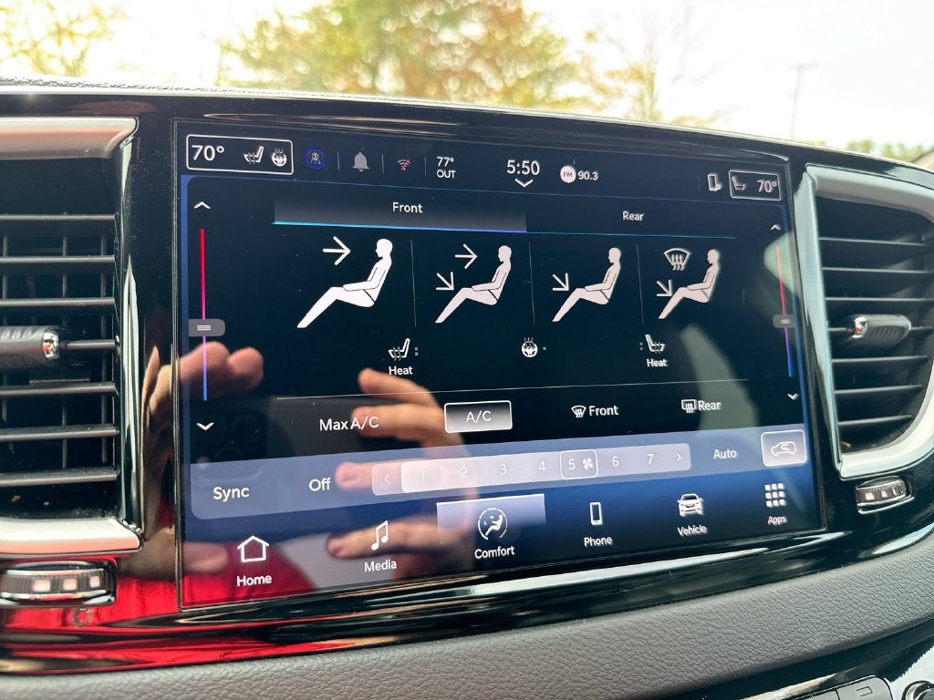 2025 Chrysler Pacifica Select