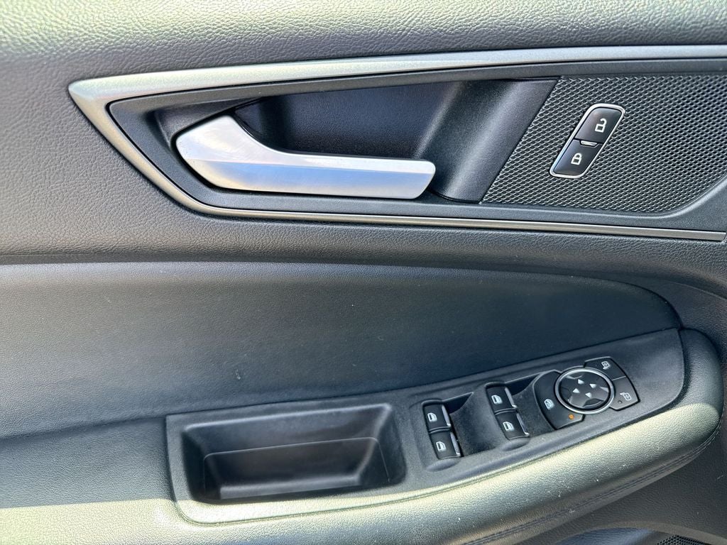 2020 Ford Edge SE