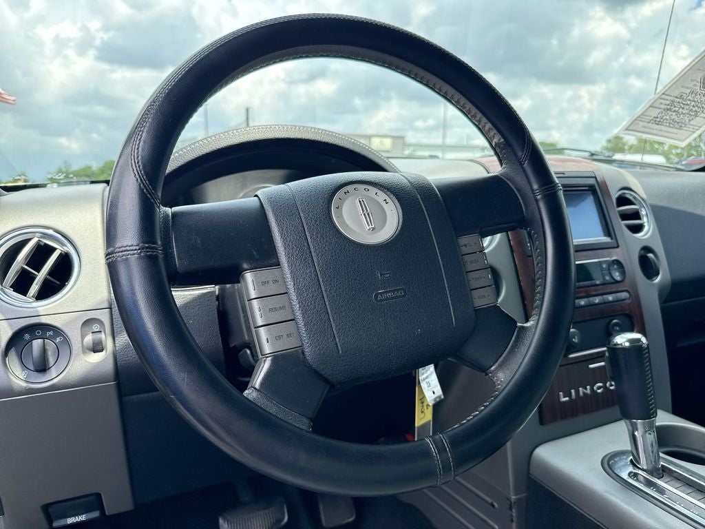 2006 Lincoln Mark LT Base