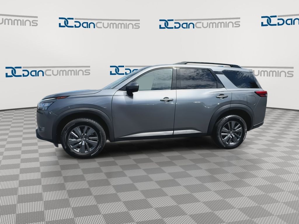 2023 Nissan Pathfinder SV