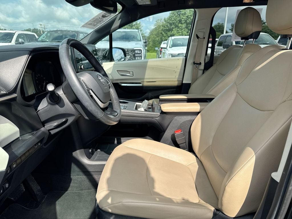 2024 Toyota Sienna XLE