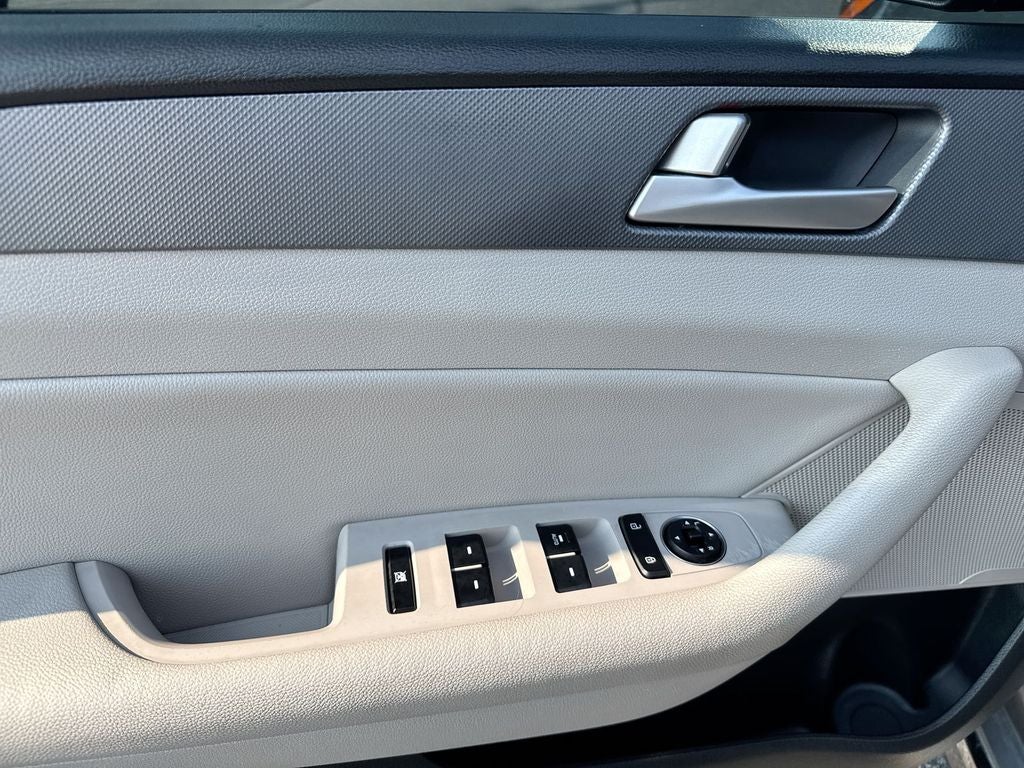 2017 Hyundai Sonata Hybrid SE