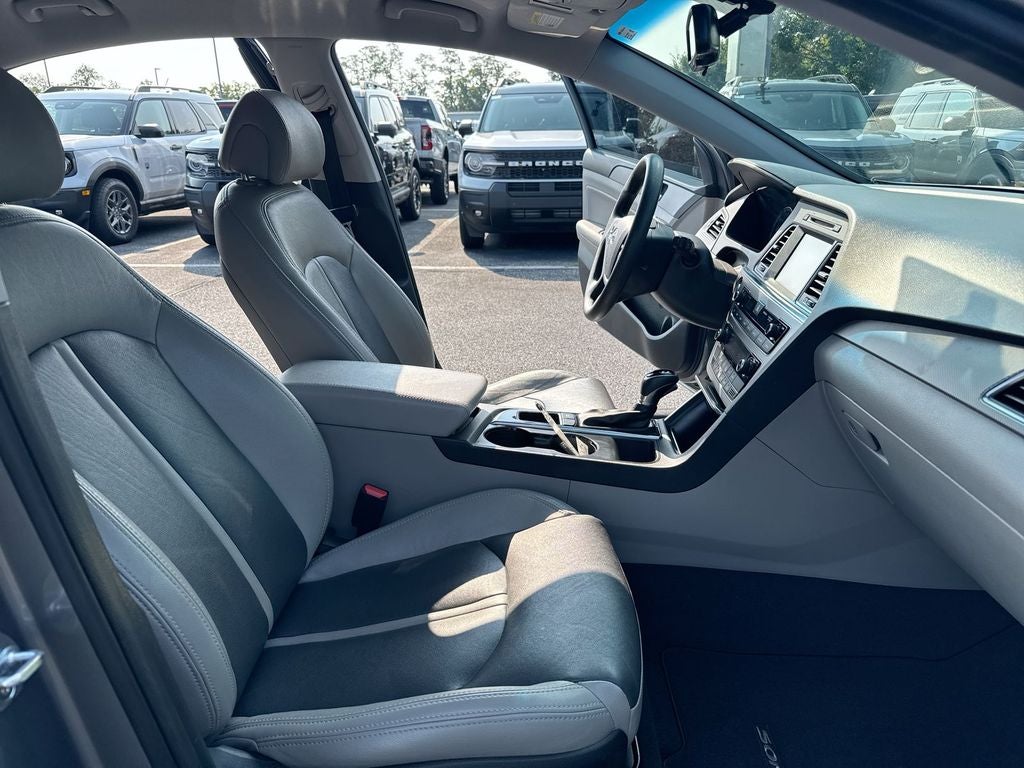 2017 Hyundai Sonata Hybrid SE