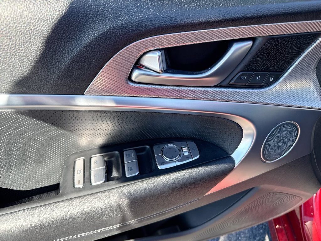 2022 Genesis G70 2.0T