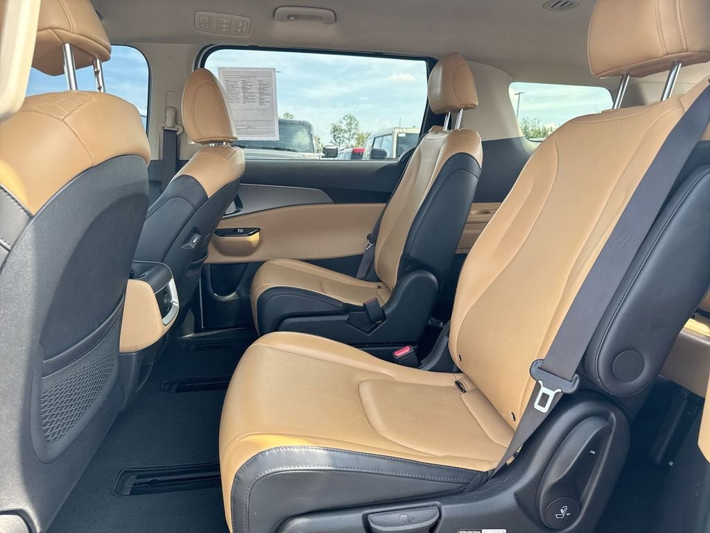 2022 Kia Carnival LX