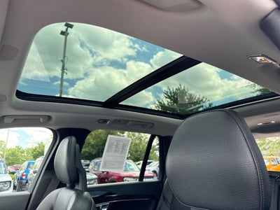 2016 Volvo XC90 T6 Momentum