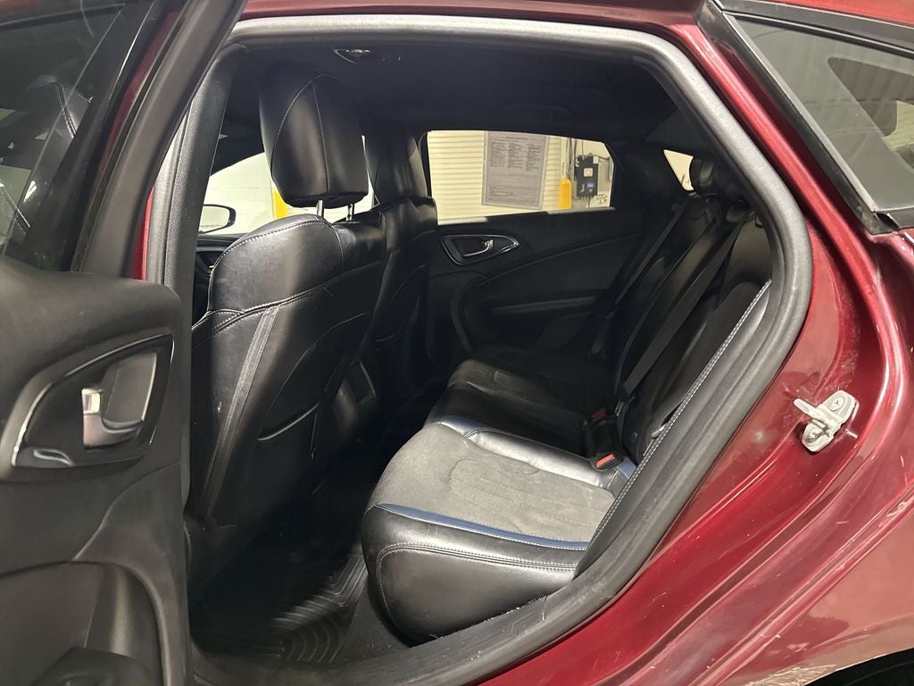 2015 Chrysler 200 S