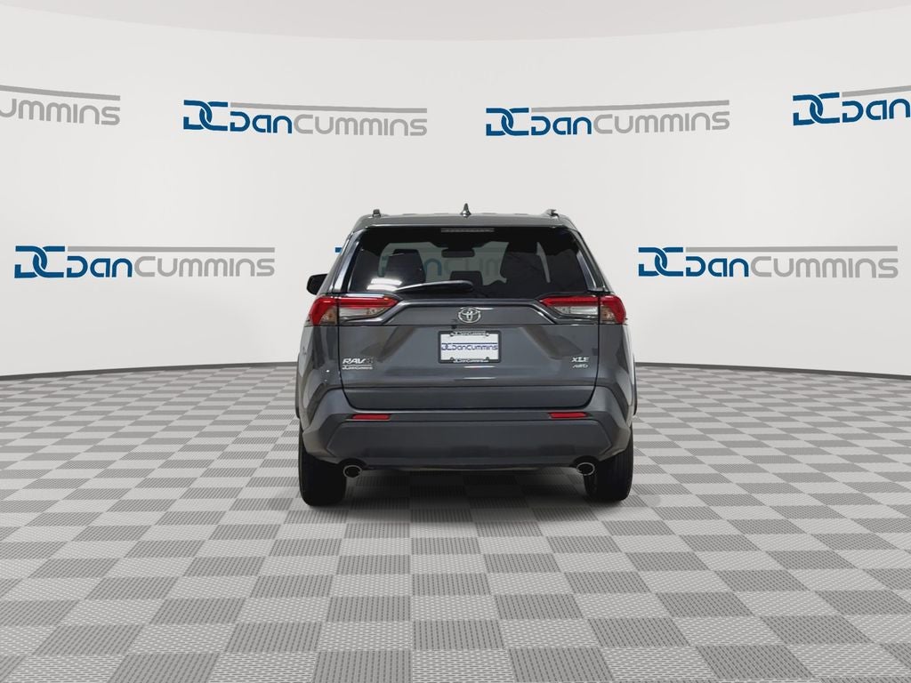 2020 Toyota RAV4 XLE