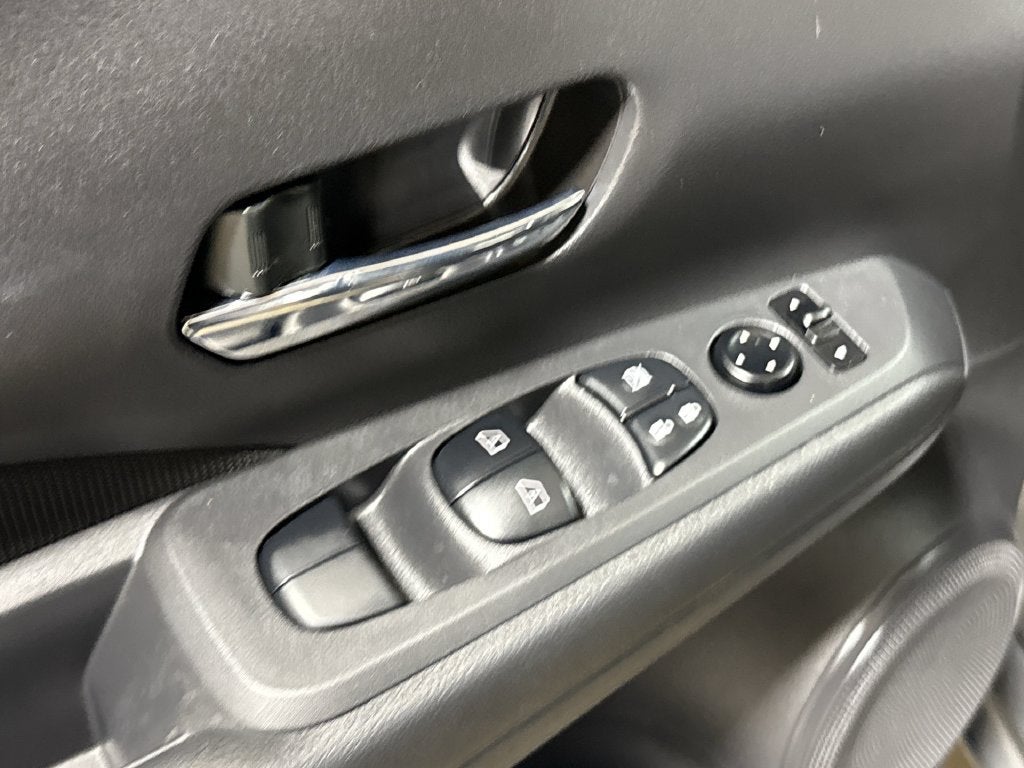 2022 Nissan Kicks SV
