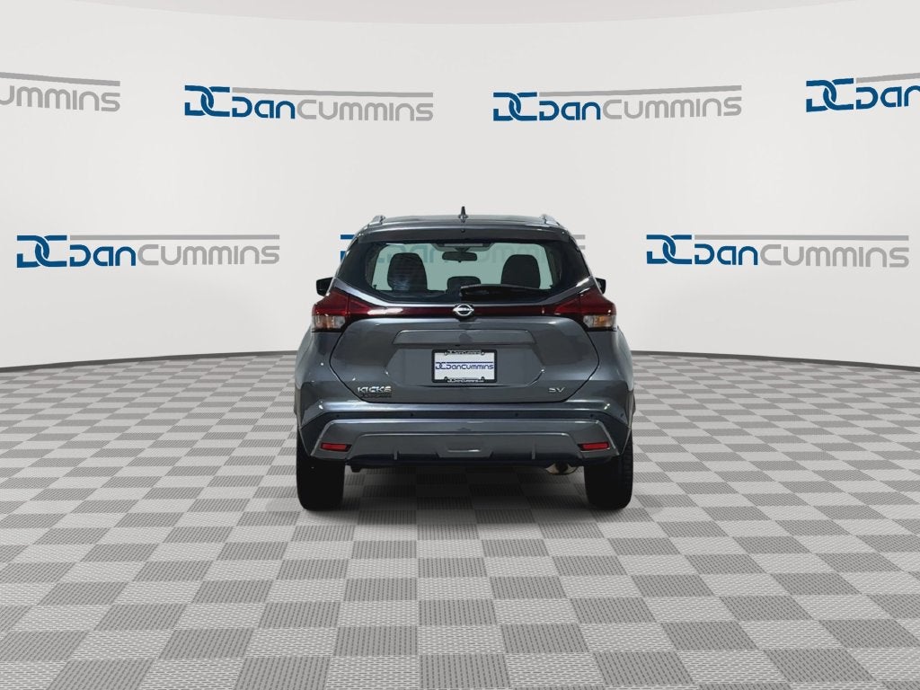 2022 Nissan Kicks SV