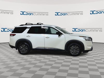 2022 Nissan Pathfinder SV