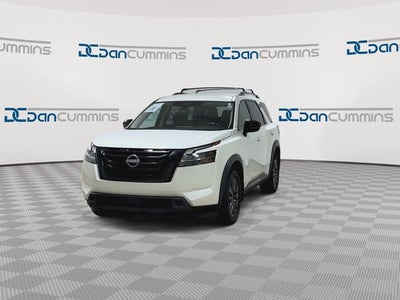 2022 Nissan Pathfinder SV