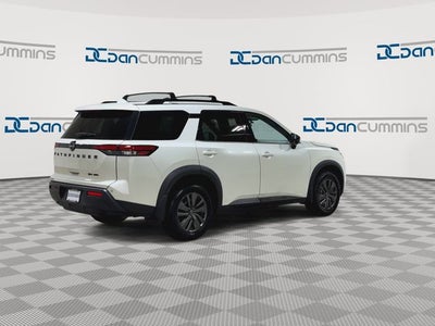 2022 Nissan Pathfinder SV