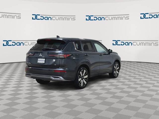 2025 Mitsubishi Outlander SE