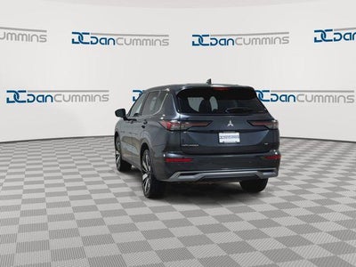 2025 Mitsubishi Outlander SE