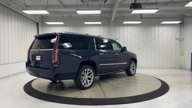 2018 Cadillac Escalade ESV Premium