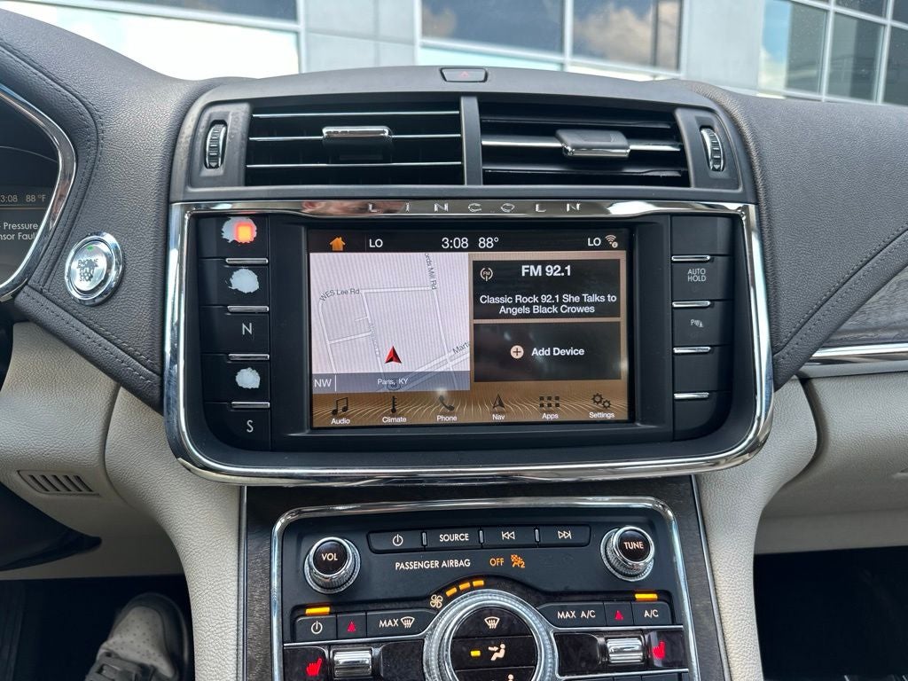 2017 Lincoln Continental Select