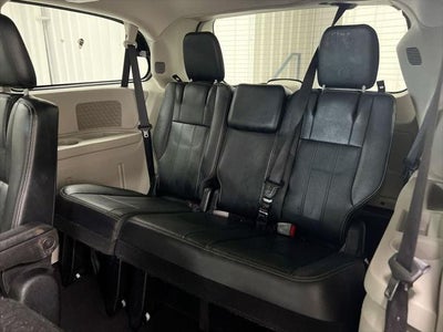 2016 Chrysler Town & Country Touring