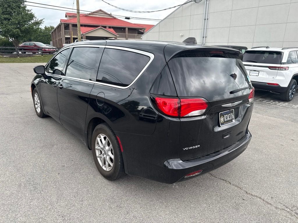 2023 Chrysler Voyager LX