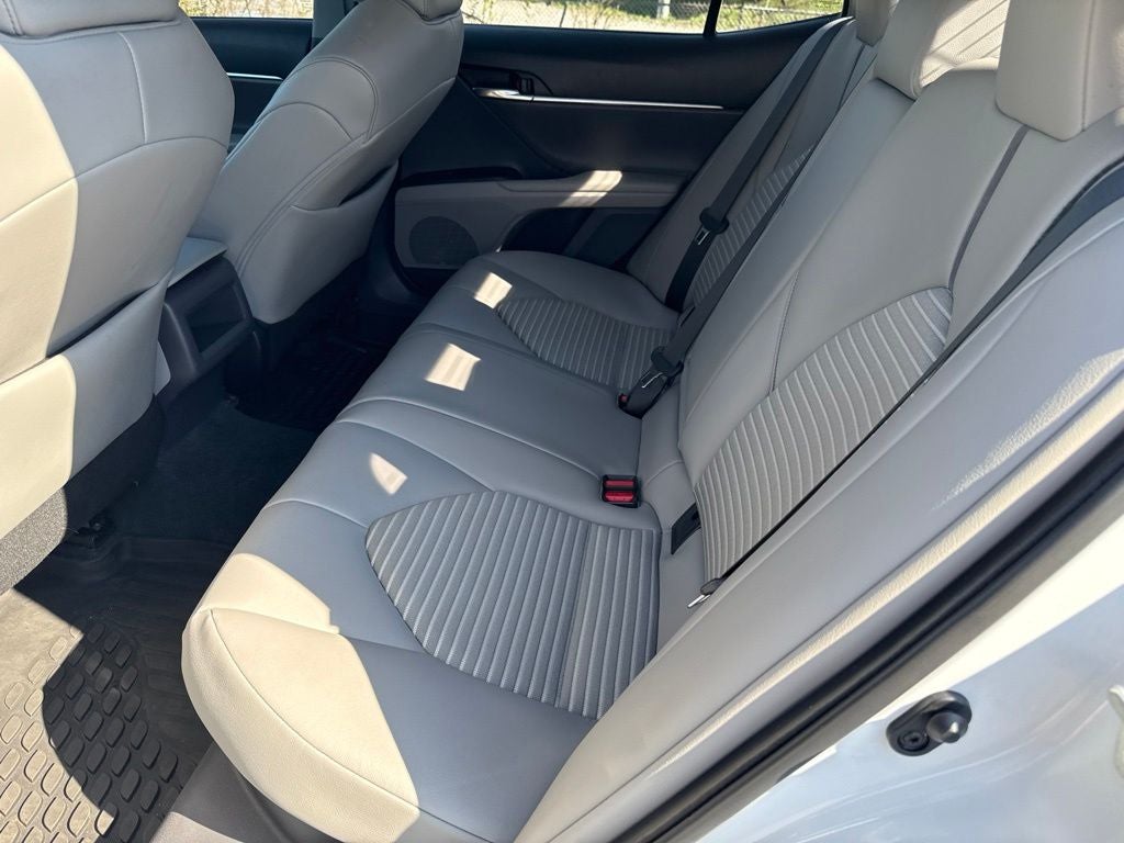 2022 Toyota Camry Hybrid SE