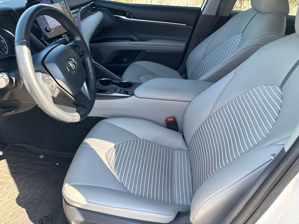 2022 Toyota Camry Hybrid SE