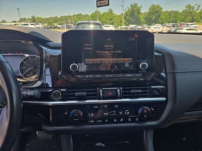 2022 Nissan Pathfinder SV