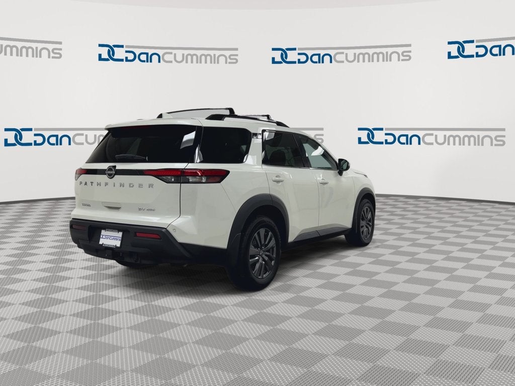 2022 Nissan Pathfinder SV