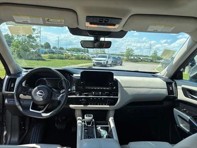 2024 Nissan Pathfinder SL