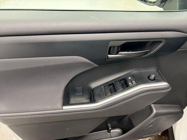 2025 Toyota Highlander LE