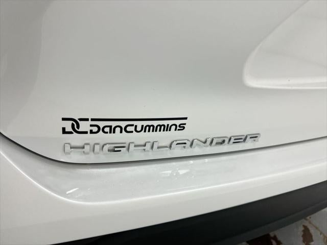 2025 Toyota Highlander LE