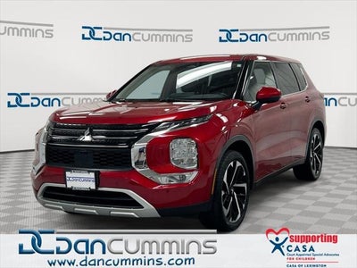 2023 Mitsubishi Outlander SE