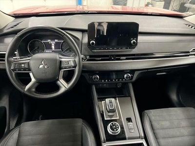 2023 Mitsubishi Outlander SE