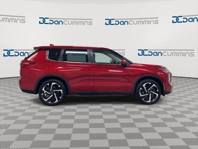 2023 Mitsubishi Outlander SE
