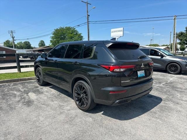 2023 Mitsubishi Outlander Base