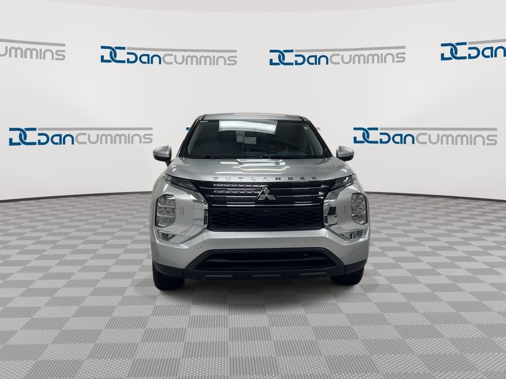 2024 Mitsubishi Outlander ES