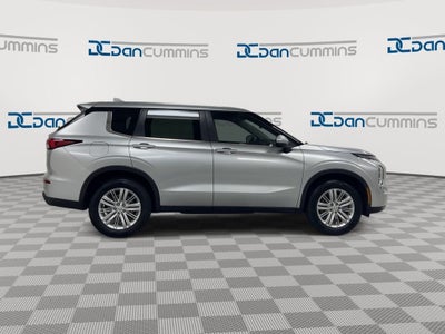 2024 Mitsubishi Outlander ES
