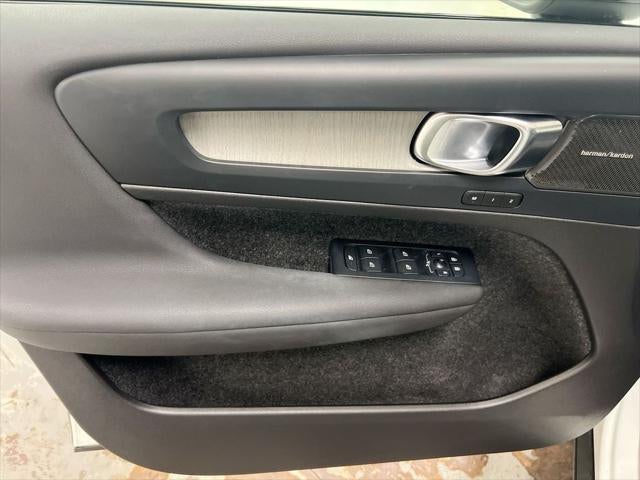 2023 Volvo XC40 Ultimate