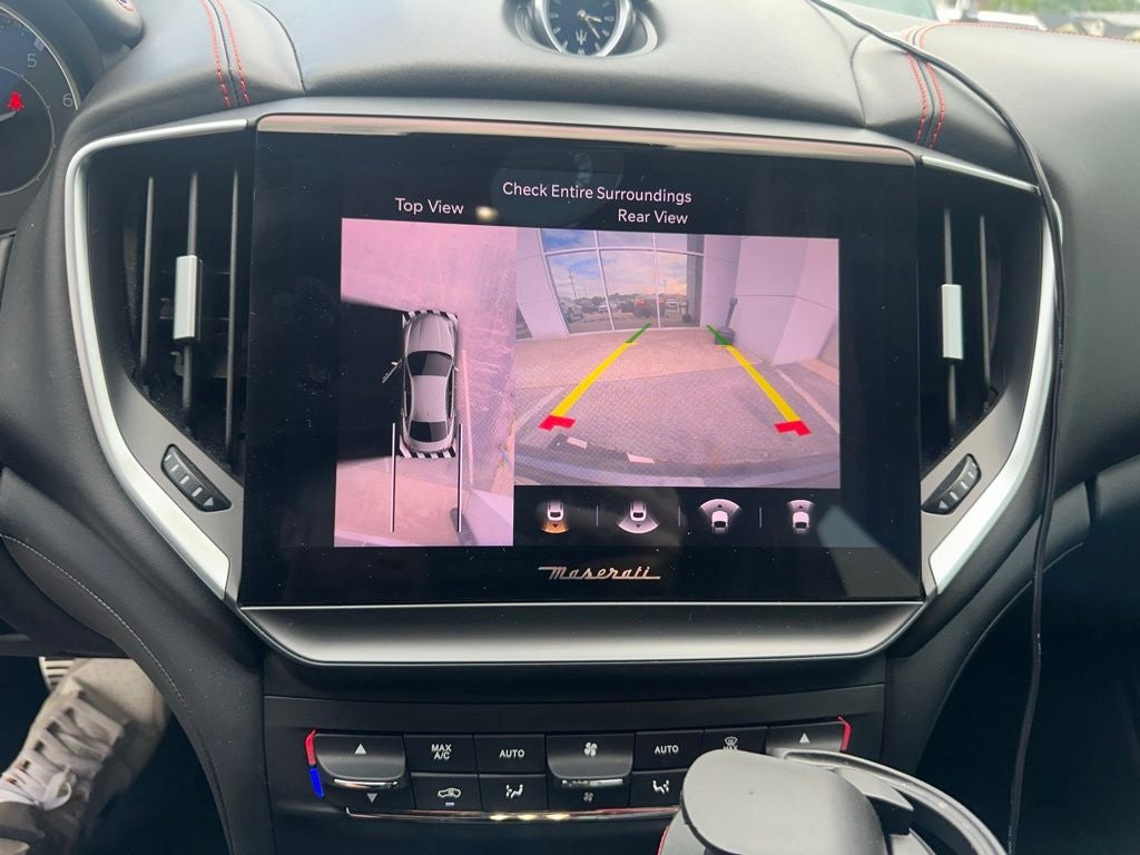 2022 Maserati Ghibli Modena Q4