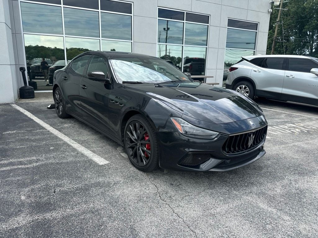 2022 Maserati Ghibli Modena Q4