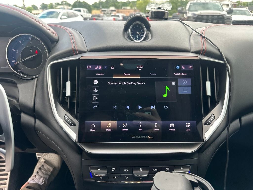 2022 Maserati Ghibli Modena Q4