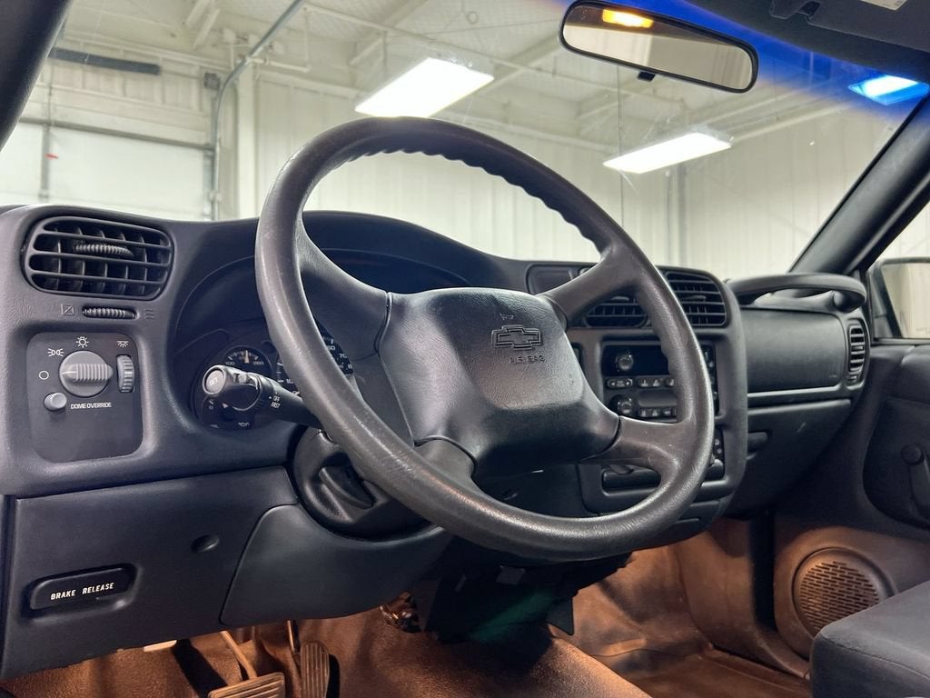 2003 Chevrolet S10 Reg Cab 108" WB