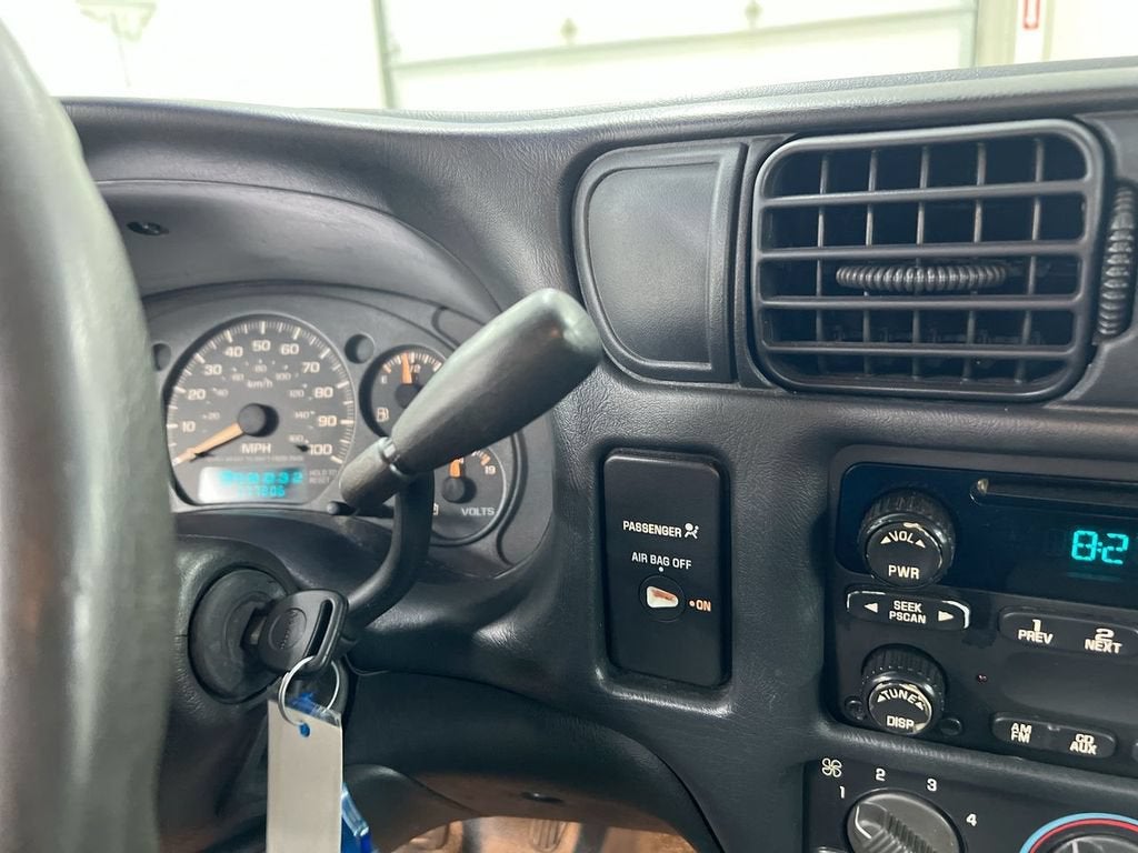 2003 Chevrolet S10 Reg Cab 108" WB