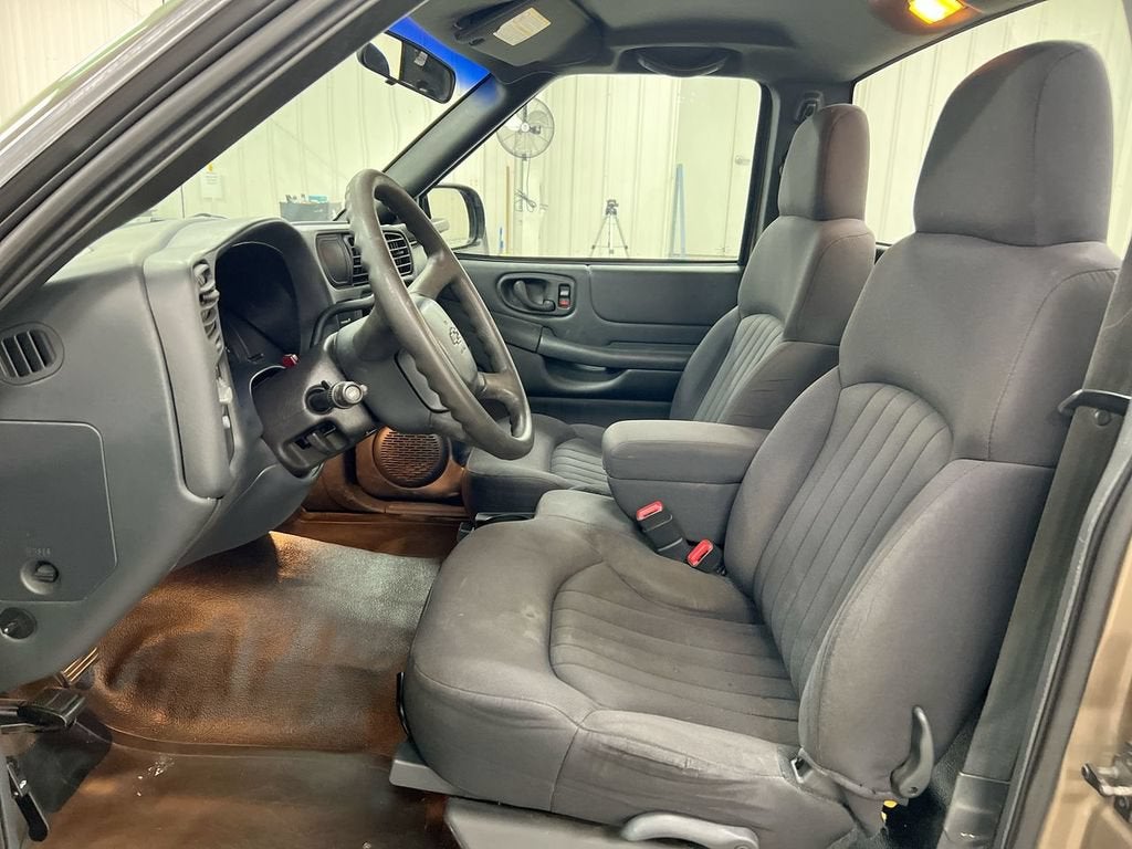 2003 Chevrolet S10 Reg Cab 108" WB