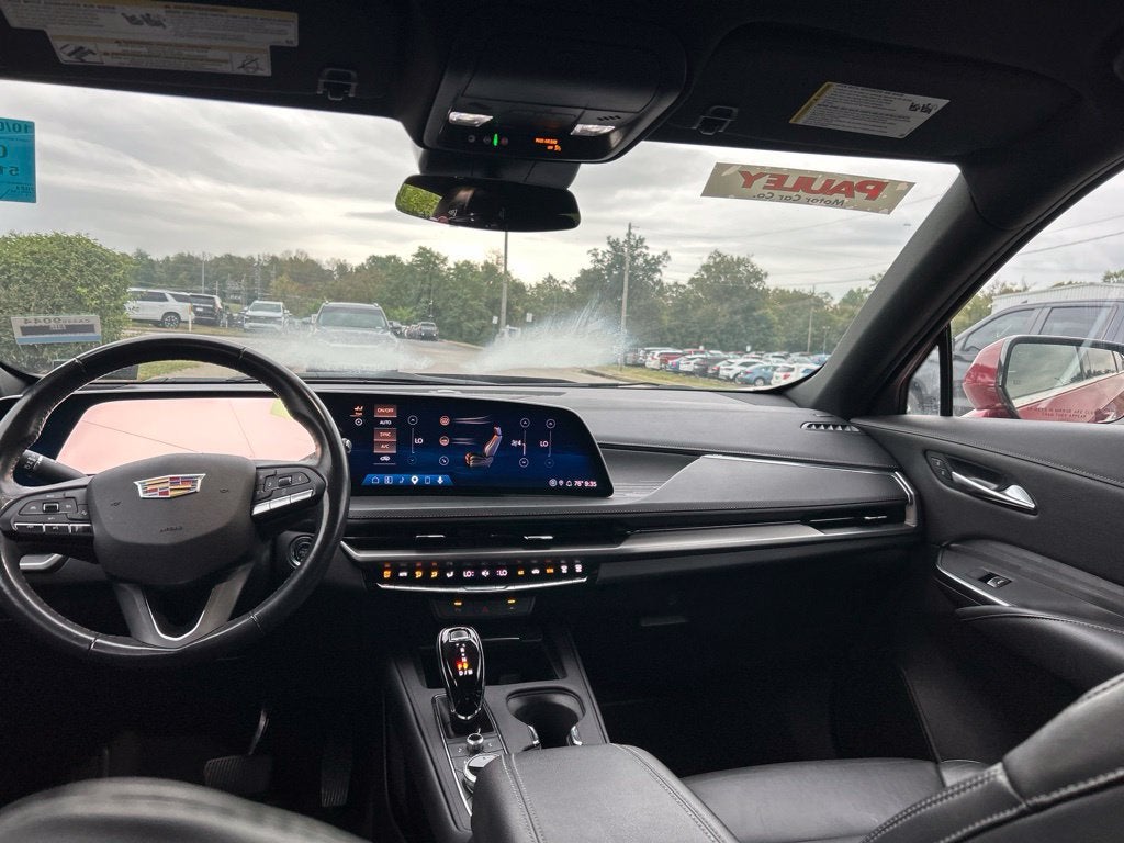 2024 Cadillac XT4 Premium Luxury
