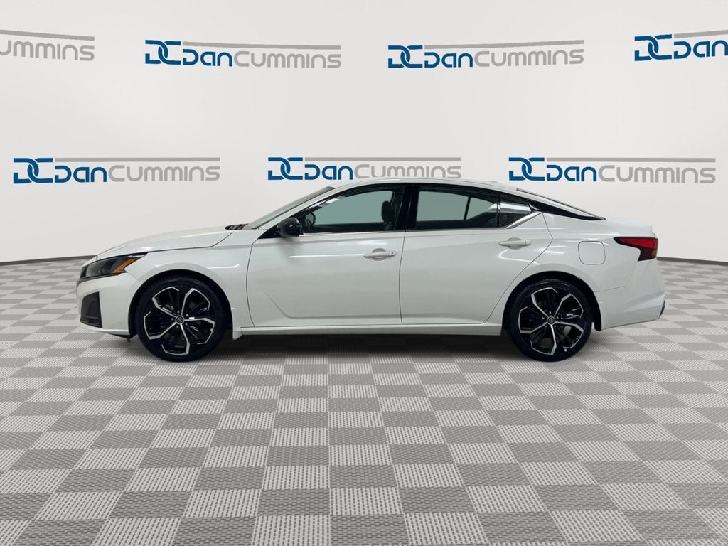 2025 Nissan Altima SR