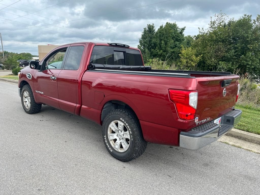 2017 Nissan Titan SV