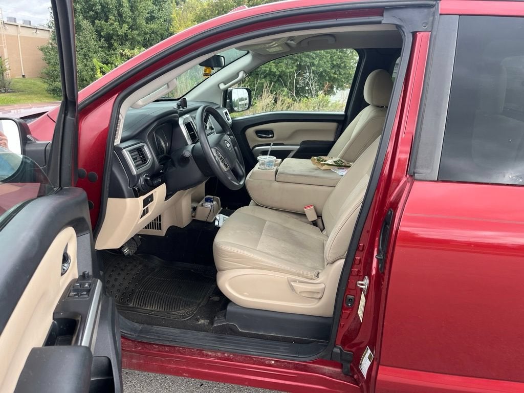 2017 Nissan Titan SV